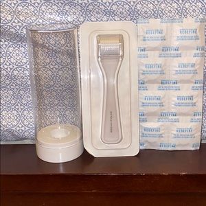 Rodan and Fields AMP Roller and cleaning tablet